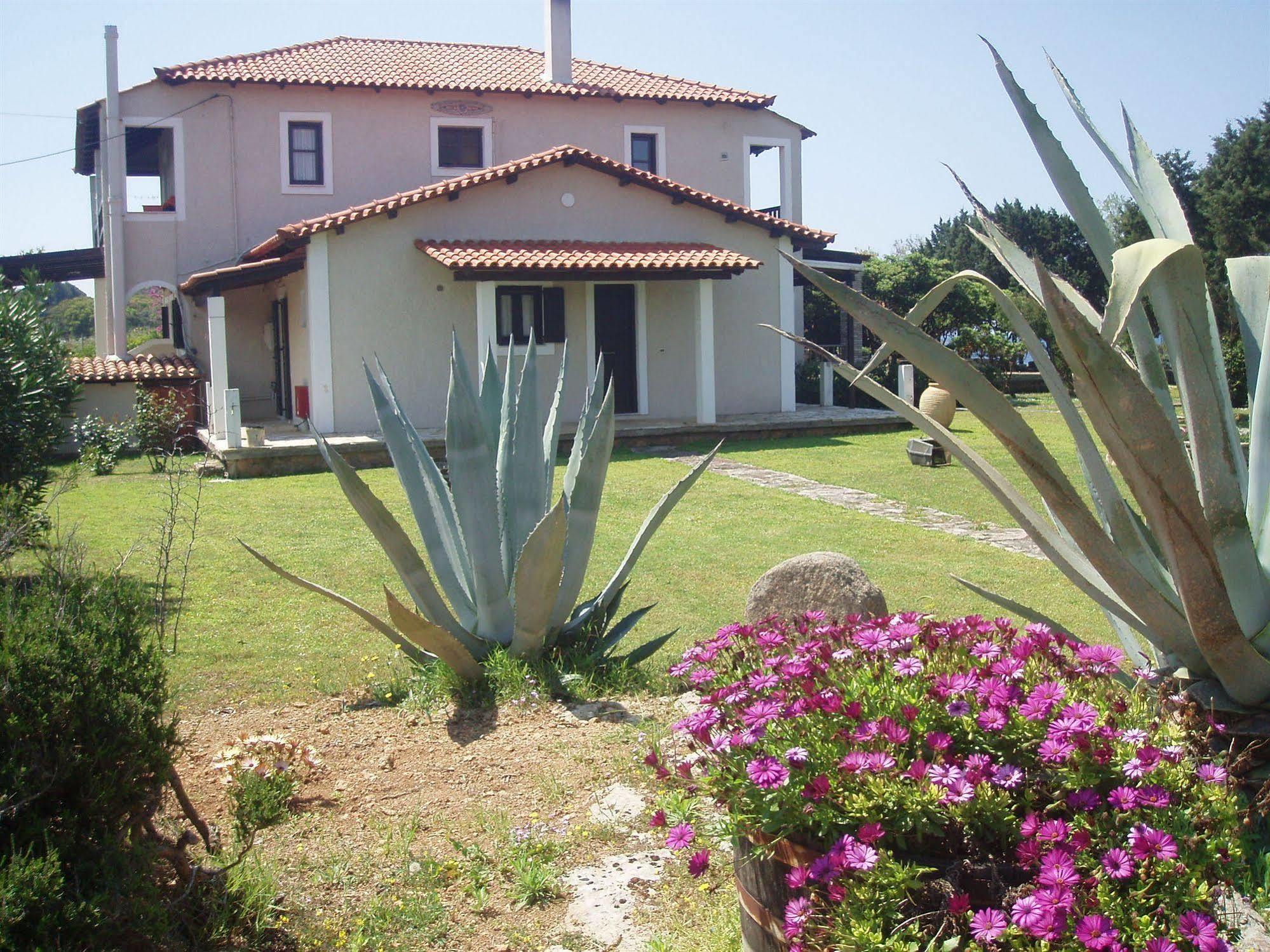 Genari Beach Apartments Levendokhórion Exterior foto